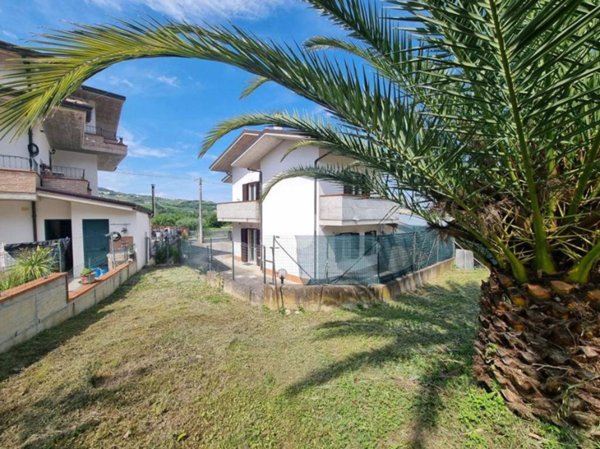 casa indipendente in vendita a Cermignano