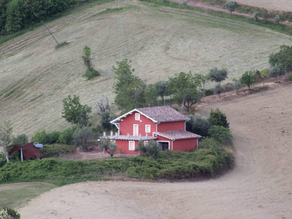casa indipendente in vendita a Cermignano