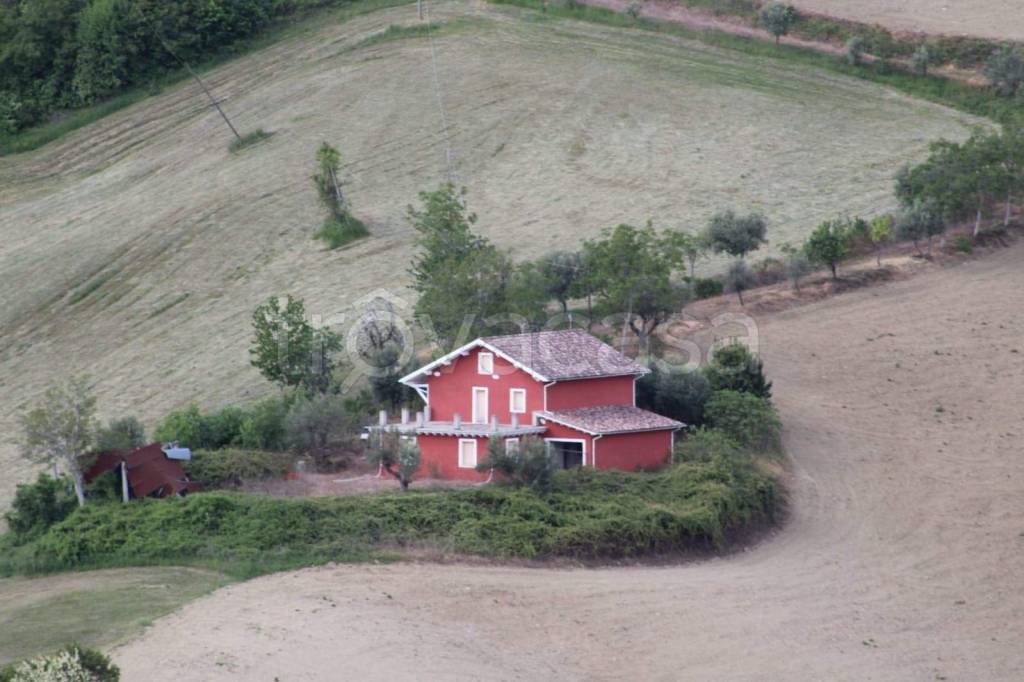 casa indipendente in vendita a Cermignano in zona Piomba