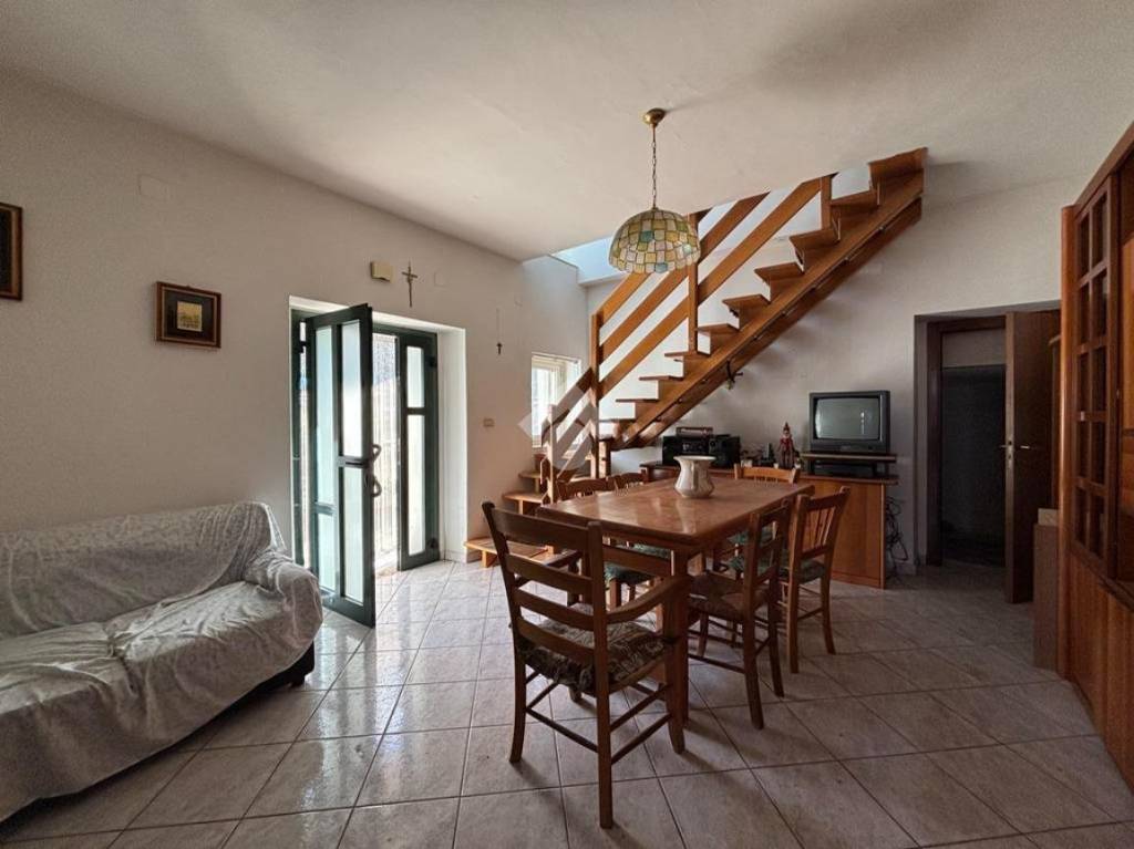 casa indipendente in vendita a Cermignano in zona Villa Compagni