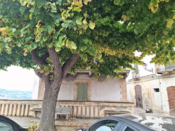 casa indipendente in vendita a Cermignano