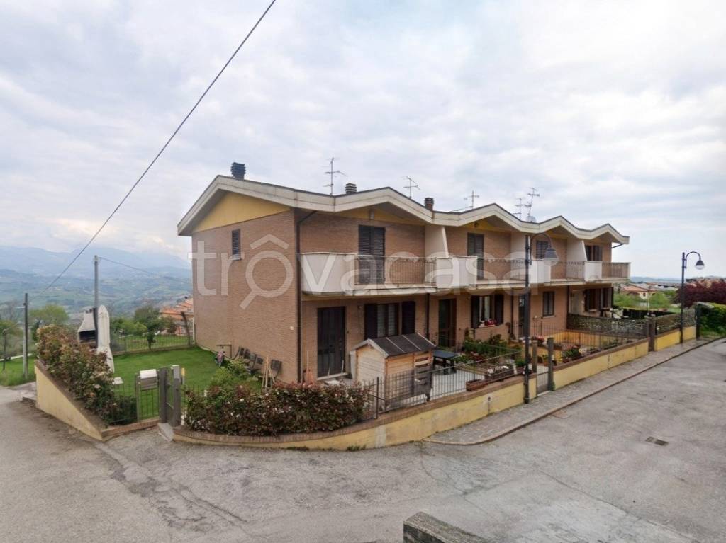 casa indipendente in vendita a Cermignano