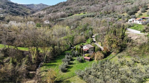 casa indipendente in vendita a Cermignano