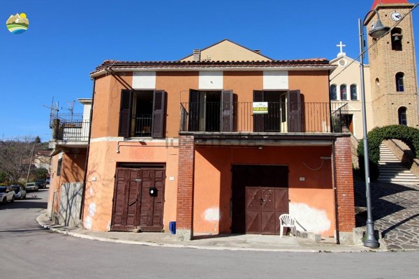 casa indipendente in vendita a Cermignano in zona Poggio delle Rose