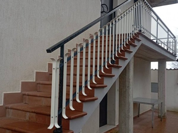 casa indipendente in vendita a Cermignano in zona Poggio delle Rose
