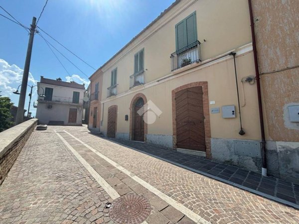 casa indipendente in vendita a Cermignano