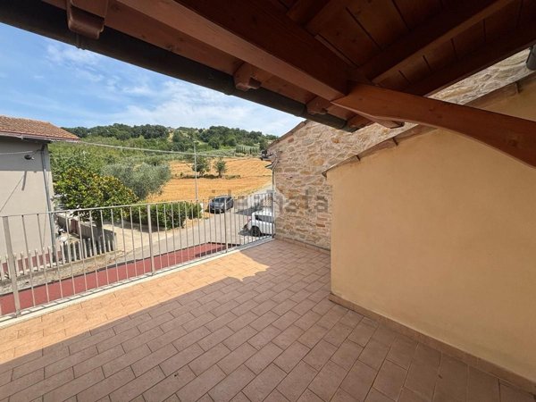 casa semindipendente in vendita a Cermignano