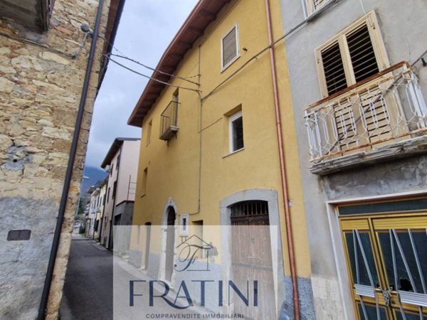 casa indipendente in vendita a Civitella del Tronto