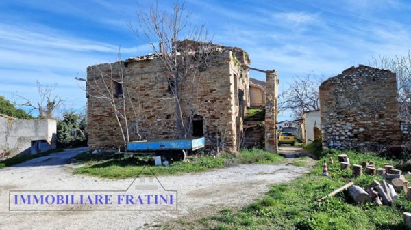 casa indipendente in vendita a Civitella del Tronto