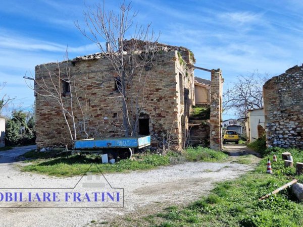 casa indipendente in vendita a Civitella del Tronto