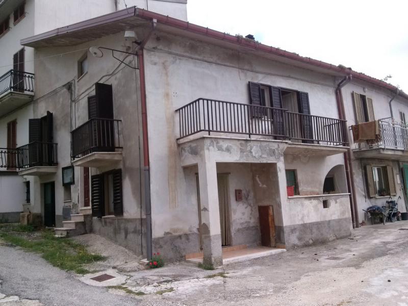 casa indipendente in vendita a Civitella del Tronto
