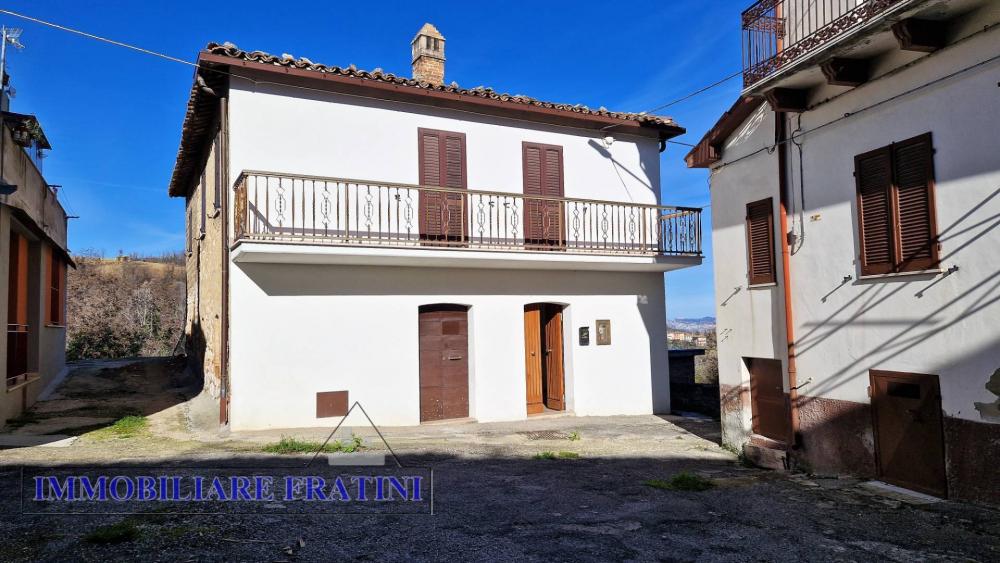 casa indipendente in vendita a Civitella del Tronto
