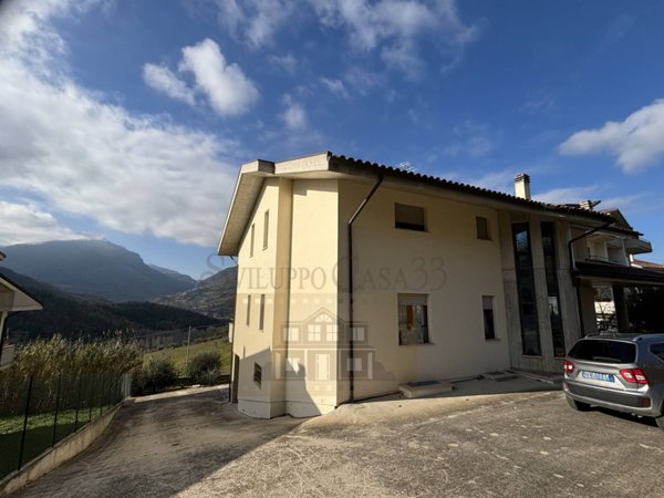 casa indipendente in vendita a Civitella del Tronto