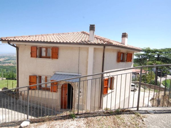 casa indipendente in vendita a Civitella del Tronto