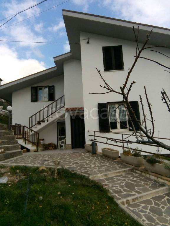 casa indipendente in vendita a Civitella del Tronto