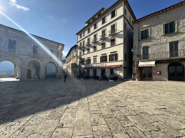 casa semindipendente in vendita a Civitella del Tronto