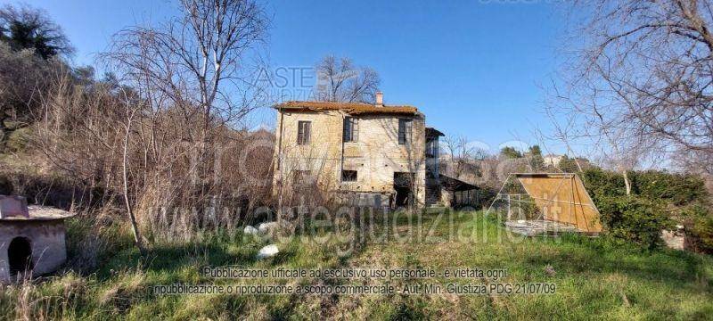 casa indipendente in vendita a Civitella del Tronto