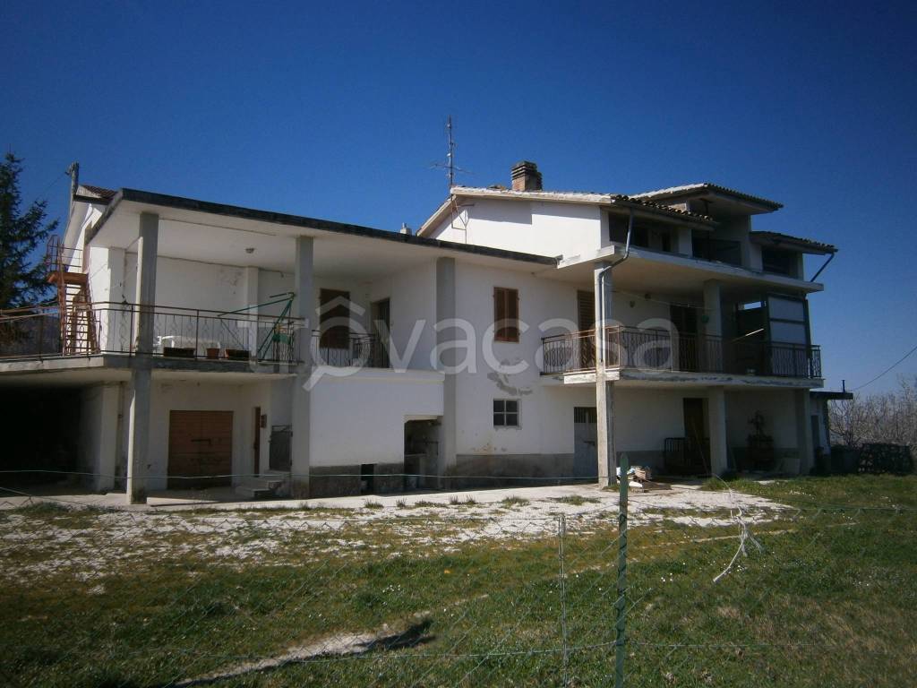 casa indipendente in vendita a Civitella del Tronto