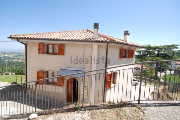 casa indipendente in vendita a Civitella del Tronto