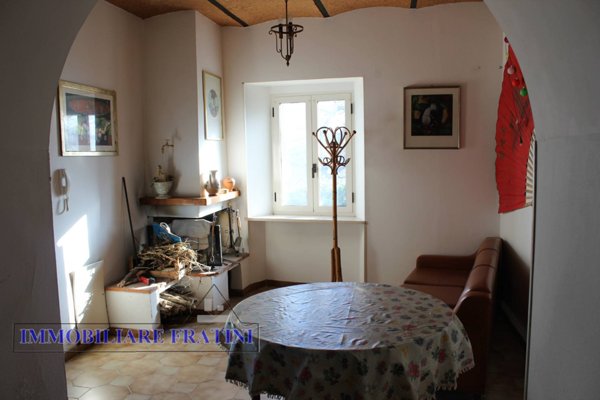 casa indipendente in vendita a Civitella del Tronto