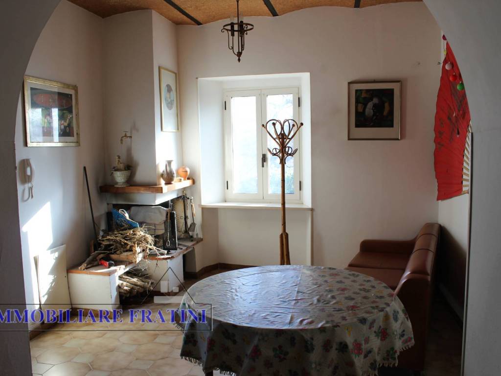 casa indipendente in vendita a Civitella del Tronto