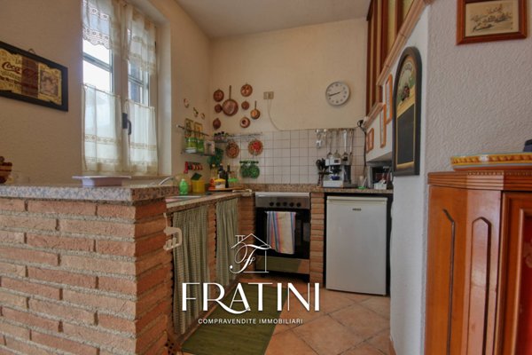 intera palazzina in vendita a Civitella del Tronto