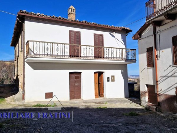 casa indipendente in vendita a Civitella del Tronto