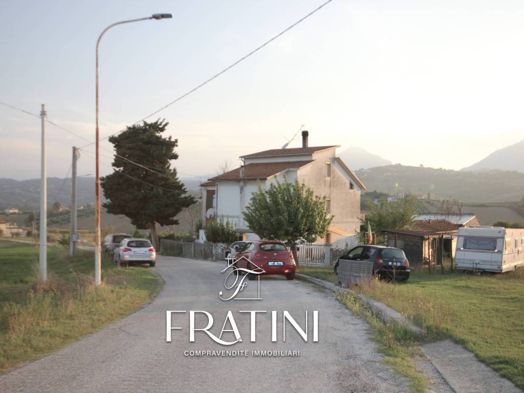 casa indipendente in vendita a Civitella del Tronto