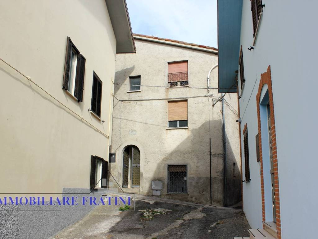 casa indipendente in vendita a Civitella del Tronto