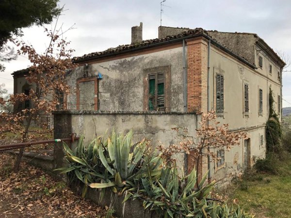casale in vendita a Civitella del Tronto