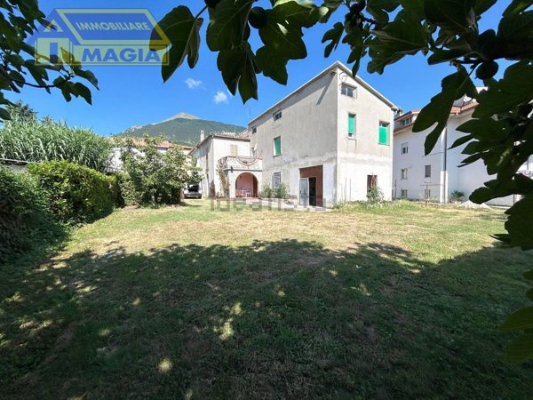 casa indipendente in vendita a Civitella del Tronto
