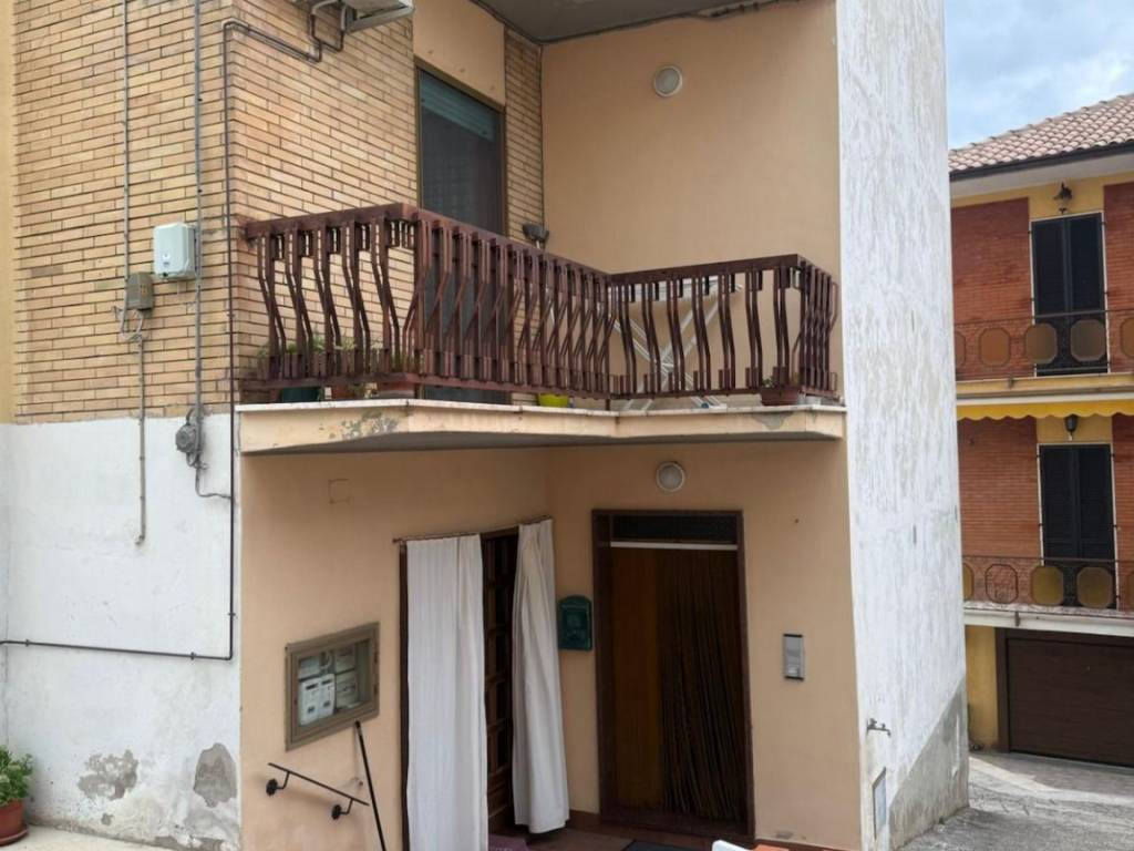 casa indipendente in vendita a Civitella del Tronto
