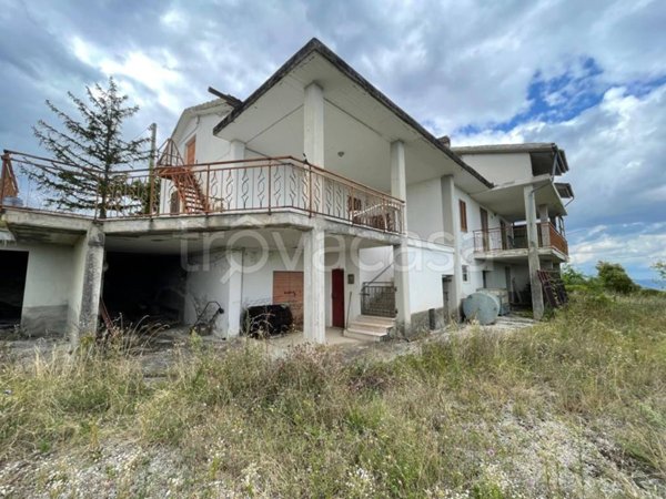 casa indipendente in vendita a Civitella del Tronto
