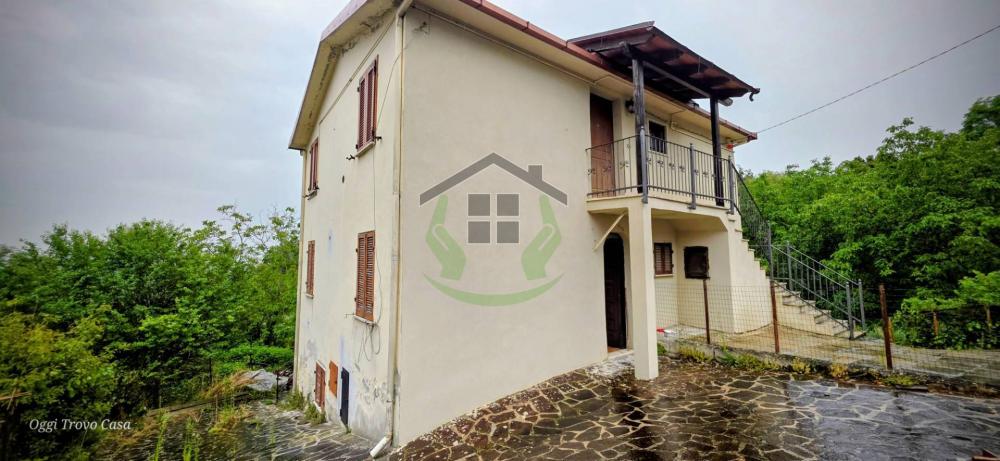 casa indipendente in vendita a Civitella del Tronto