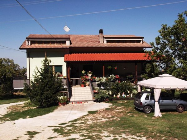 casa indipendente in vendita a Civitella del Tronto