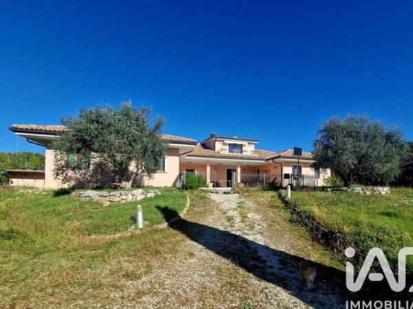 casa indipendente in vendita a Civitella del Tronto