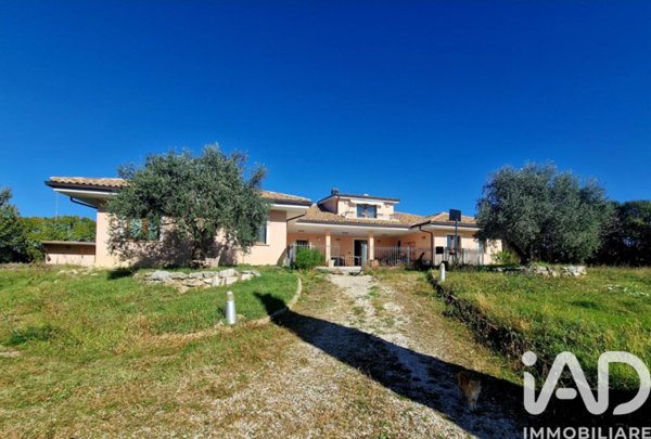 casa indipendente in vendita a Civitella del Tronto