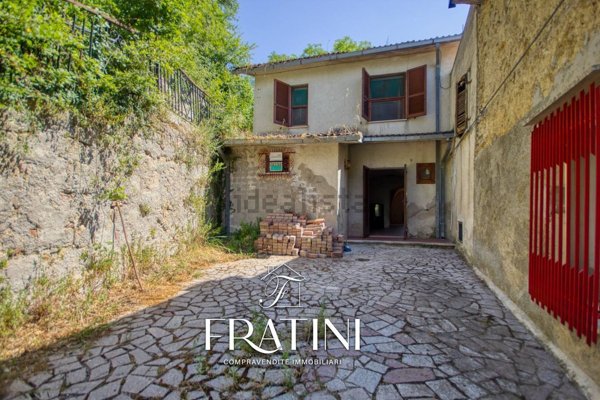 casa indipendente in vendita a Civitella del Tronto