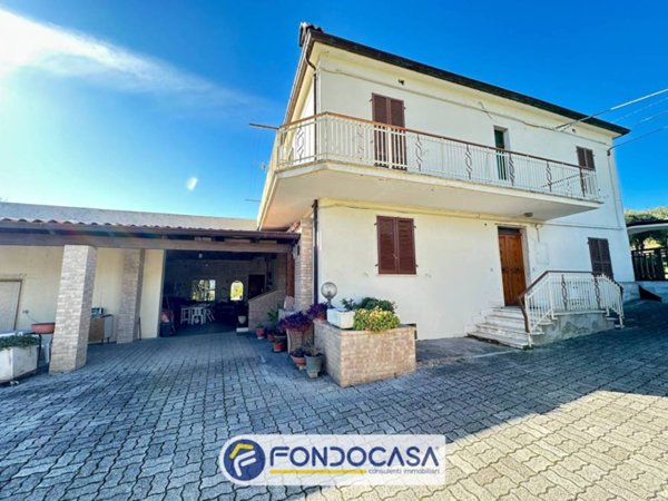 casa indipendente in vendita a Civitella del Tronto