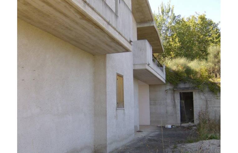 casa indipendente in vendita a Civitella del Tronto
