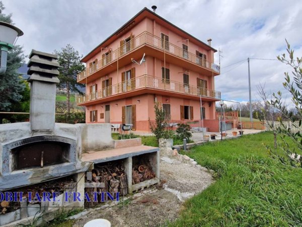 casa indipendente in vendita a Civitella del Tronto