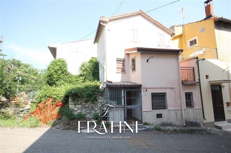 casa indipendente in vendita a Civitella del Tronto