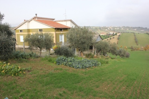 casa indipendente in vendita a Civitella del Tronto