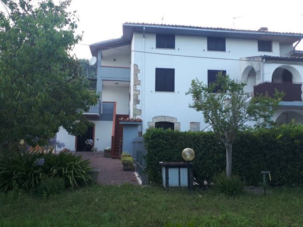 casa indipendente in vendita a Civitella del Tronto