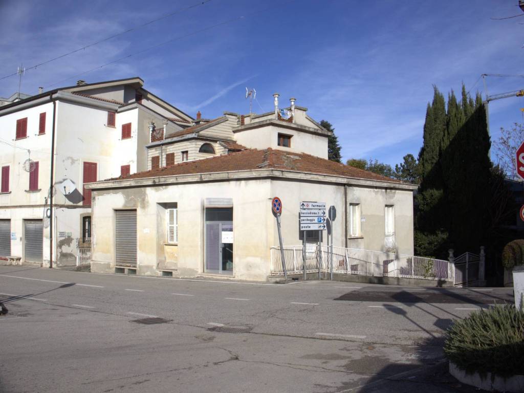 intera palazzina in vendita a Civitella del Tronto