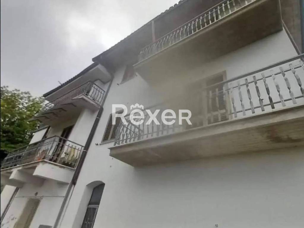 casa indipendente in vendita a Civitella del Tronto