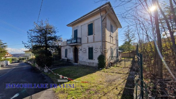 casa indipendente in vendita a Civitella del Tronto