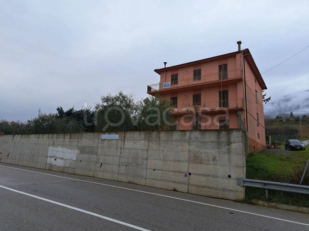 casa indipendente in vendita a Civitella del Tronto