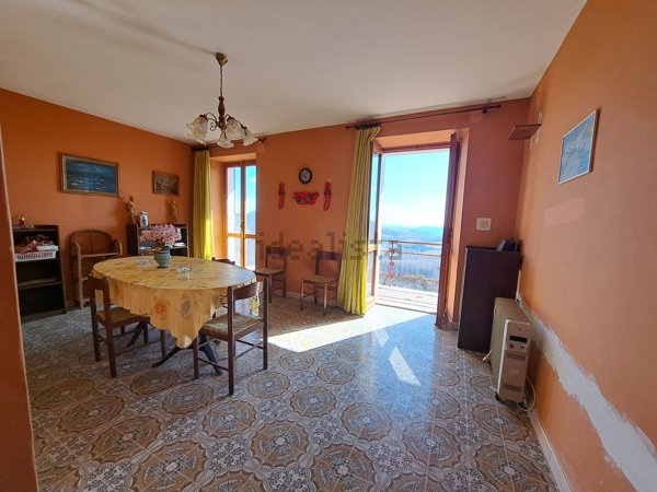 casa indipendente in vendita a Civitella del Tronto