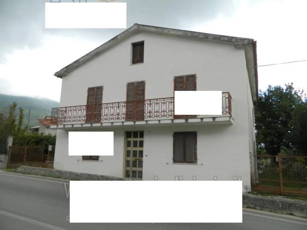 casa indipendente in vendita a Civitella del Tronto